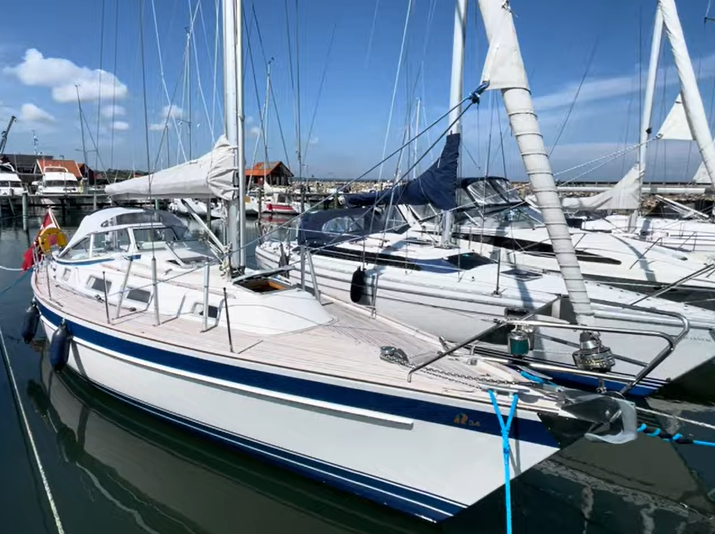hr-34-306-lady-g-hallberg-rassy-club